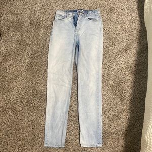 Light wash jeans